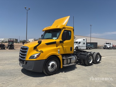 2020 Freightliner Cascadia 126 6x4 T/A Dagcabine Trekker