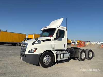 2020 (unverified) Freightliner Cascadia 126 6x4 T/A Dagcabine Trekker