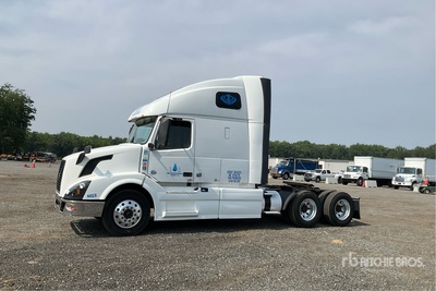 2015 Volvo VNL670 6x4 Sleeper Prime Mover