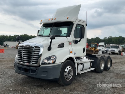 2015 Freightliner Cascadia 113 6x4 T/A Day Cab Truck Tractor