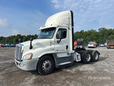 2016 Freightliner Cascadia 125 6x4 T/A Day Cab Truck Tractor