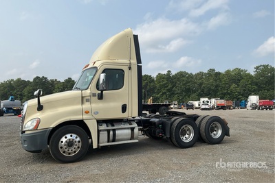 2016 Freightliner Cascadia 125 6x4 T/A Day Cab Truck Tractor