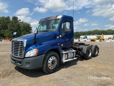 2016 Freightliner Cascadia 125 6x4 T/A Day Cab Truck Tractor