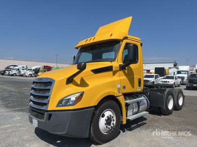 2020 Freightliner Cascadia 126 6x4 T/A Dagcabine Trekker