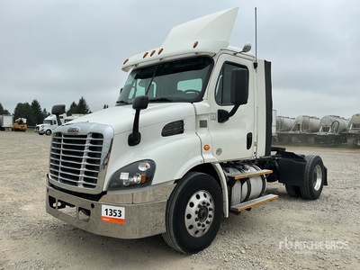 2017 Freightliner Cascadia 113 4x2 S/A Day Cab Truck Tractor