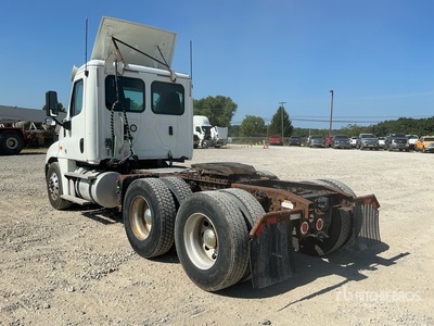 2018 Freightliner Cascadia 125 6x4 T/A Dagcabine Trekker