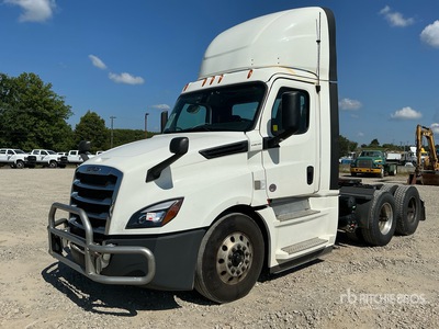 2020 Freightliner Cascadia 126 6x4 T/A Day Cab Truck Tractor