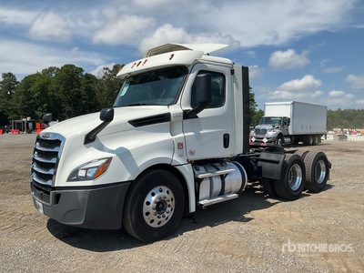 2018 Freightliner Cascadia 126 6x4 Ciągnik siodłowy T/A z kabiną dzienną