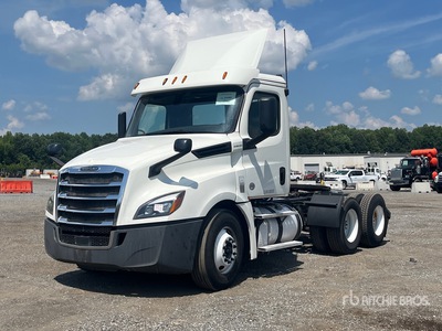 2018 Freightliner Cascadia 126 6x4 T/A Day Cab Truck Tractor