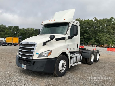 2018 Freightliner Cascadia 126 6x4 T/A Day Cab Truck Tractor