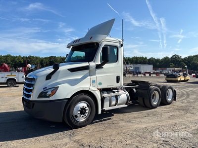 2019 Freightliner Cascadia 126 6x4 T/A Day Cab Truck Tractor