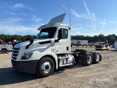 2019 Freightliner Cascadia 126 6x4 T/A Day Cab Truck Tractor