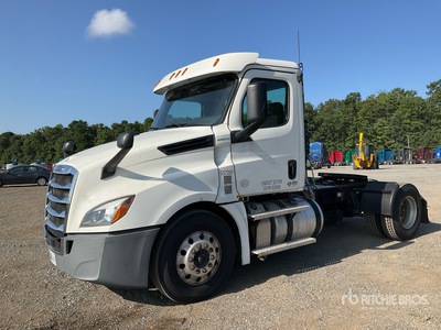 2020 Freightliner Cascadia 126 4x2 S/A Day Cab Truck Tractor