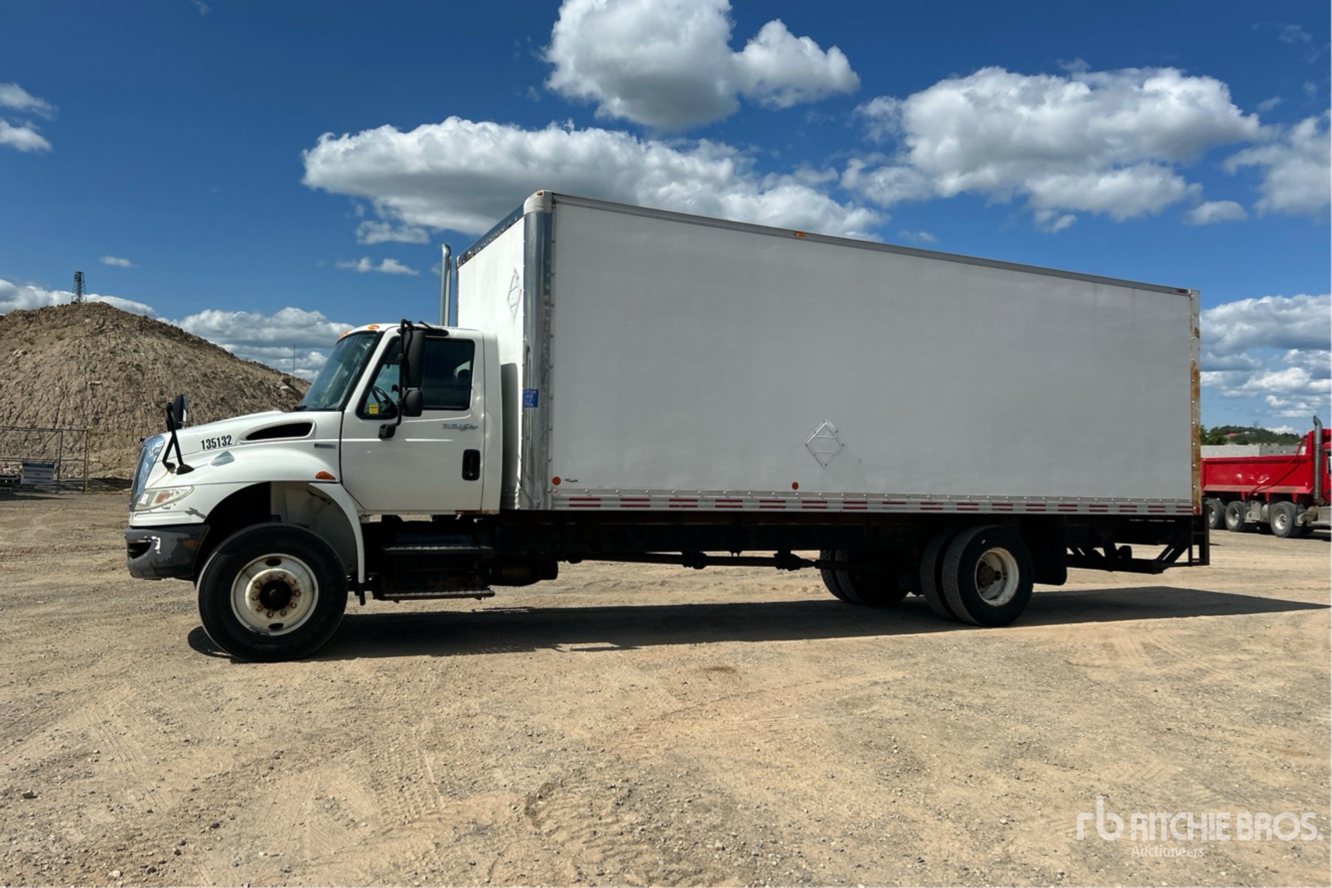 2009 International 4300 4x2 Van Truck