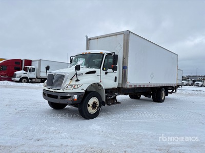 International 4300 DuraStar 4x2 Moving Van Truck