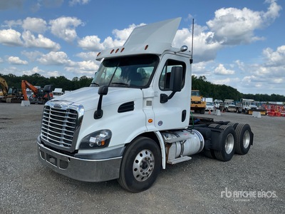 2018 Freightliner Cascadia 113 T/A Day Cab Truck Tractor