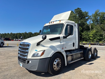 2018 Freightliner Cascadia 126 6x4 T/A Day Cab Truck Tractor