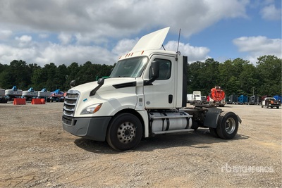 2018 Freightliner Cascadia 126 4x2 S/A Day Cab Truck Tractor
