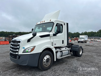 2018 Freightliner Cascadia 126 S/A Day Cab Truck Tractor