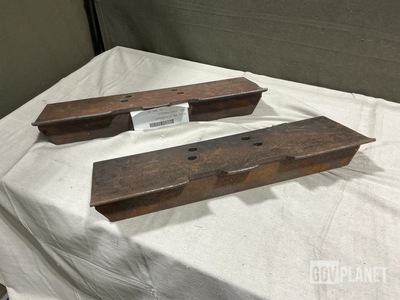 (33) Berco of America T219409 Vehicular Track Shoes