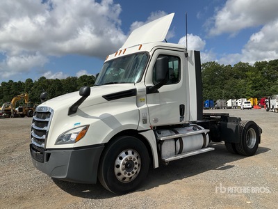 2018 Freightliner Cascadia 126 4x2 Day Cab Truck Tractor