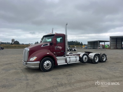 2016 Kenworth T680 8x4 Tri/A Day Cab Truck Tractor