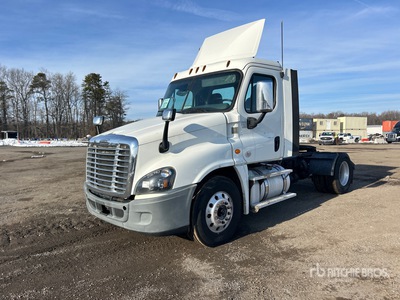 2018 Freightliner Cascadia 125 4x2 S/A Day Cab Truck Tractor