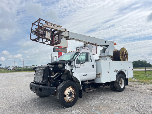 Altec AP40 33 ft on 2001 Ford F-650 XL 4x2 Cable Placer Bucket Truck Altec AP40 33 ft on 2001 Ford F-650 XL 4x2 Cable Placer Bucket Truck