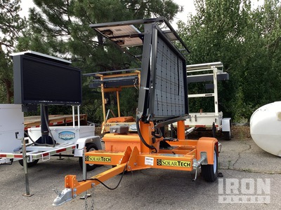 2021 Solar Tech Silent Messenger Lift & Rotate II Solar Informationstafel (Inoperable)