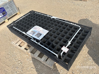 Quantity of (40) 4 Gauge 36 in X 72 in Black Metal Rail Panel (Unused)