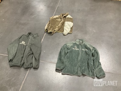 (40) Cold Weather Jackets & (4) Extreme Cold Weather Parka Liners