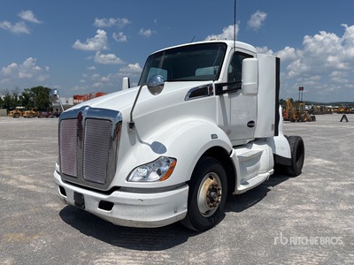 2014 Kenwworth T680 4x2 S/A Day Cab Truck Tractor