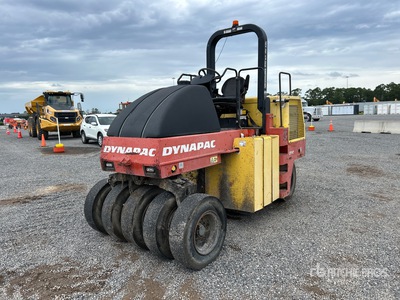 2011 Dynapac CP142 9 Wheel Gummiradwalze