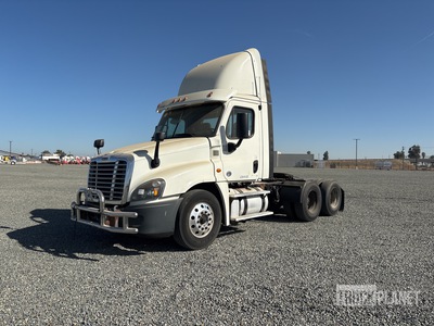 2019 Freightliner Cascadia 125 6x4 T/A Day Cab Truck Tractor