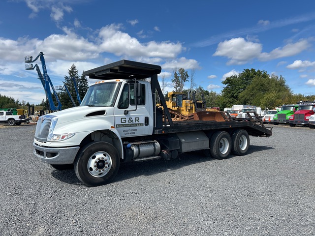 2017 International 4400 6x4 Flatbed Truck