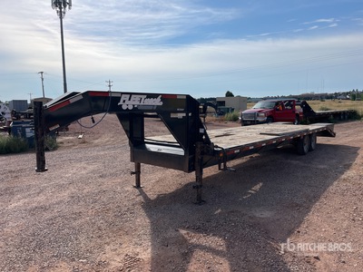 2012 Diamond C Roadclipper 30 ft T/A Gooseneck Remorque pour équipement