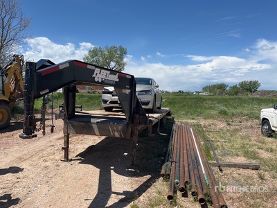 2012 Diamond C RoadClipper 25 ft T/A Gooseneck Equipment Trailer