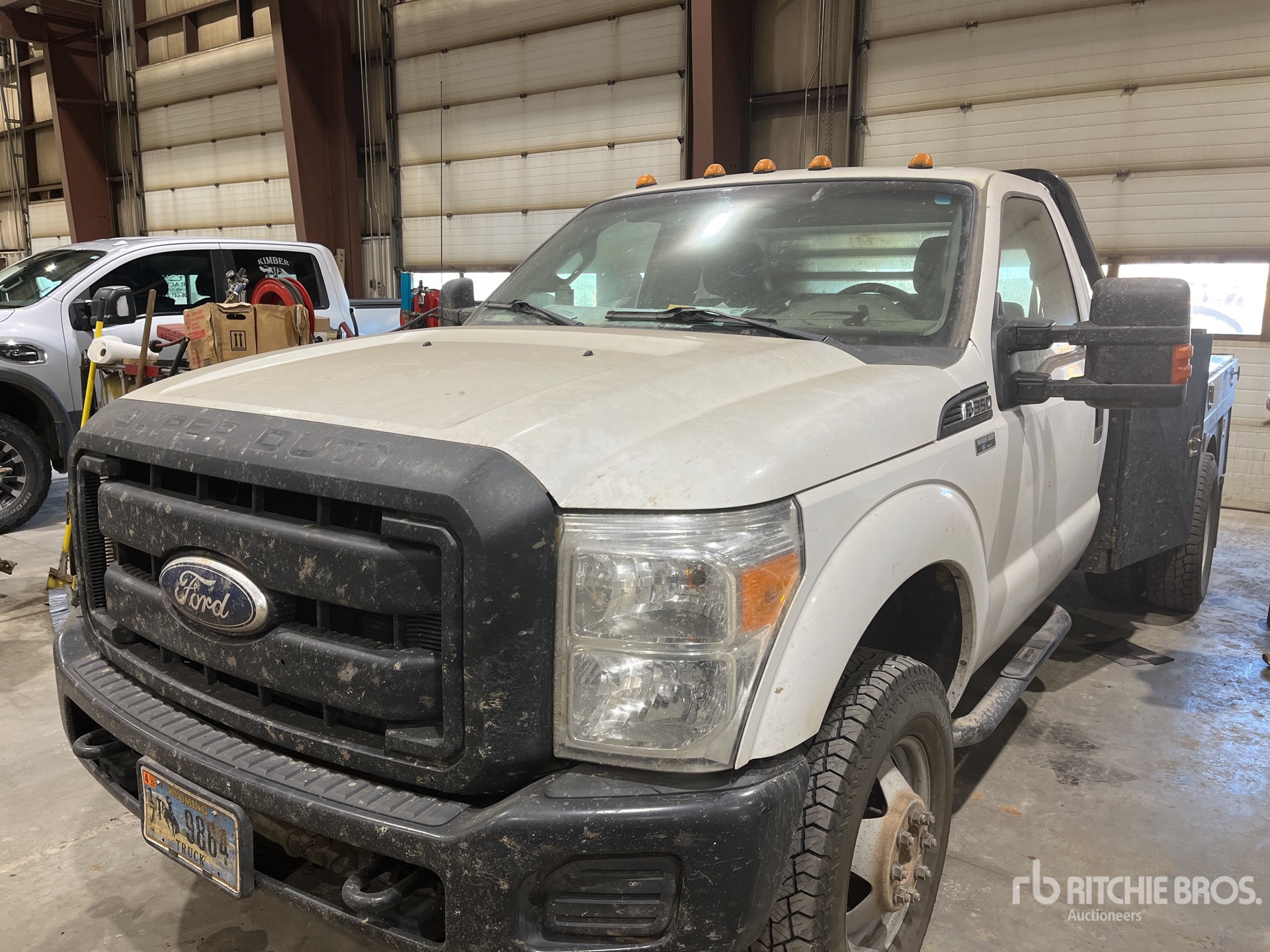 2011 Ford F-350 XL 4x4 Camion à Plateau