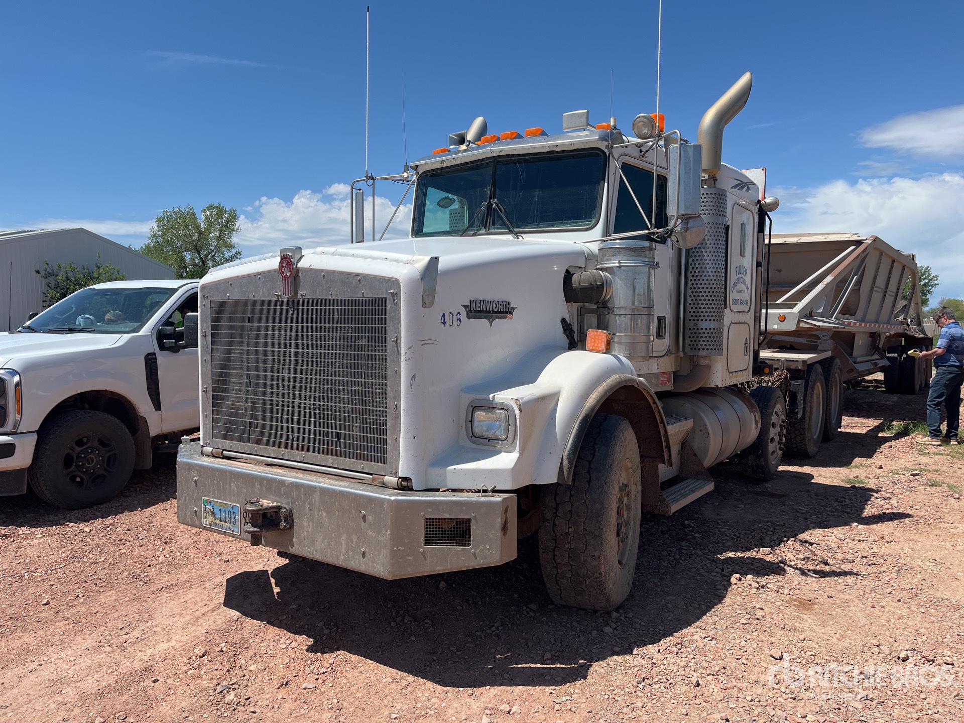 2001 Kenworth T800B Tri/A Sleeper Truck Tractor