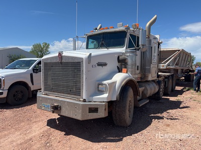2001 Kenworth T800B Tri/A Sleeper Truck Tractor