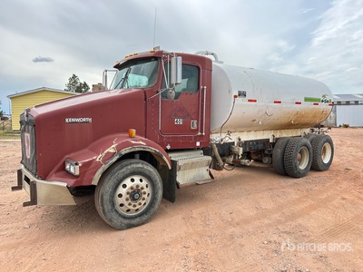 1997 Kenworth T800 3000 gal 6x4 Water Truck