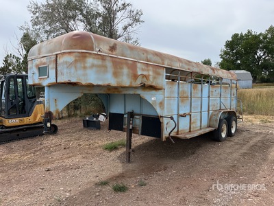 1990 16 ft T/A Diesel Fuel Tank Rimorchio trasporto bestiame