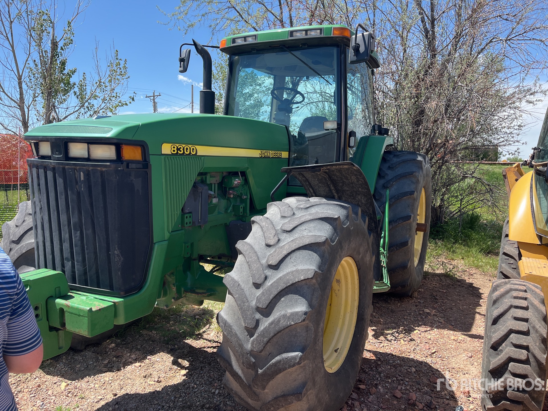 2007 John Deere 8300 4WD Tractor Agrícola