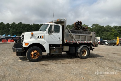 2003 Sterling L8500 4x2 Snow Plow Truck
