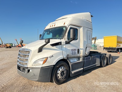 2020 Freightliner Cascadia 116 6x4 تراكتور شاحنة كابينة النوم (ثنائية المحور)