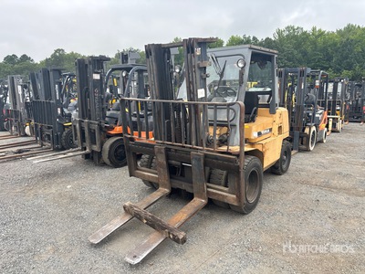 2001 Cat GP40K Heftruck