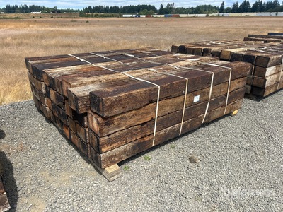 Quantity of (40) Railroad Ties Divers - Matériaux de construction