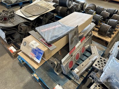 Quantity of Battery Boxes Covers and Mud Flap Hangers Varios, piezas para camion