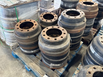 Quantity of (13) Brake Drums Varios, piezas de transmision