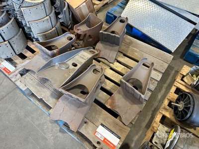 Quantity of (6) Neway Air Suspension Brackets Varios, piezas de transmision